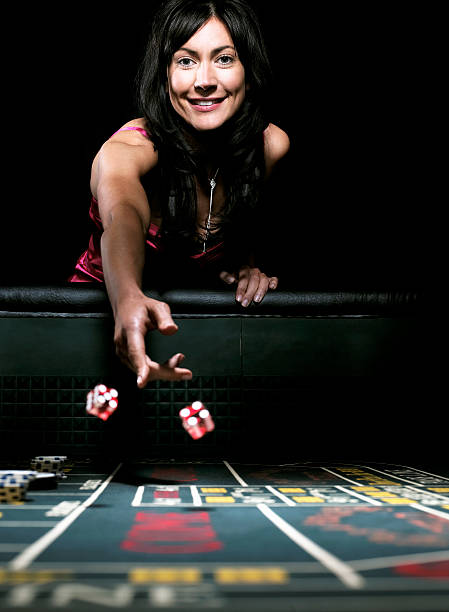 sinarspin mobile app dashboard with football and live-dealer options
