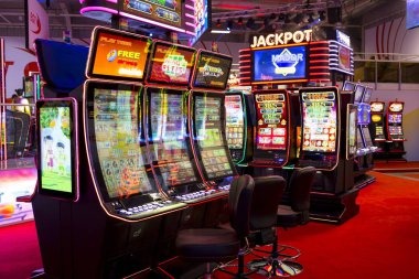 sinarspin Tarung Mesin game tiles displaying various slot themes and mechanics